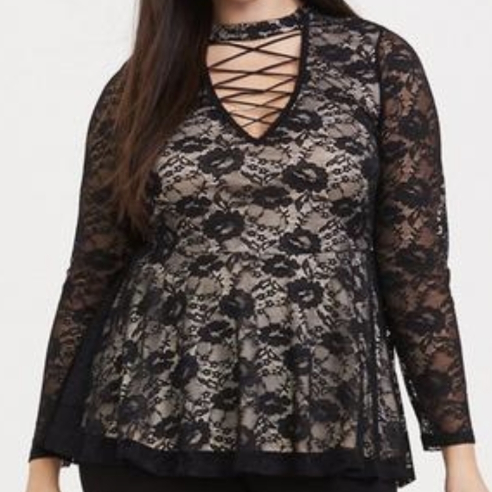 TORRID Sexy Lace Peplum Top 1x/14-16 Whimsigoth